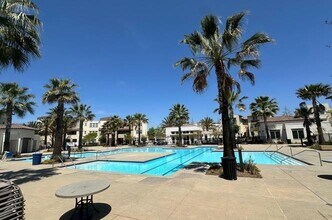 5402 Sand Arch Ln in San Diego, CA - Building Photo - Building Photo