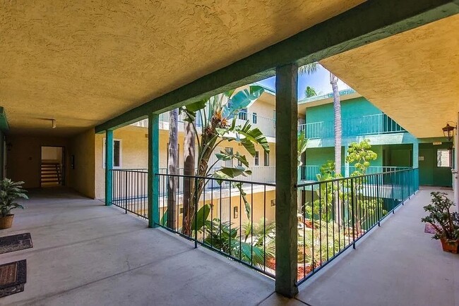 3259 Bramson Pl, Unit 208 in San Diego, CA - Building Photo - Building Photo