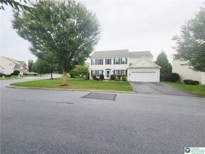 8858 Pathfinder Rd in Breinigsville, PA - Building Photo - Building Photo