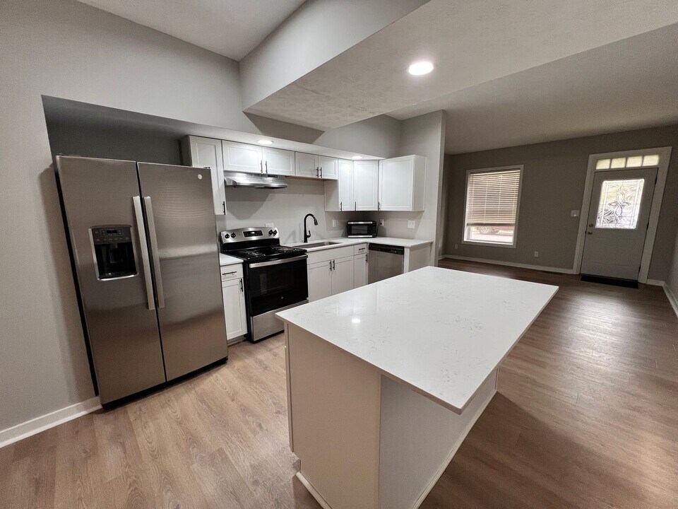 16 Clay St in Dayton, OH - Building Photo
