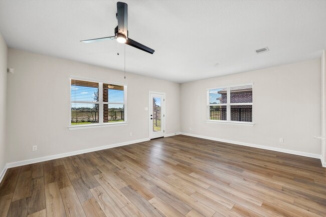 6015 Diamond Leaf Ct