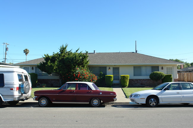 2419 Karen Dr in Santa Clara, CA - Foto de edificio - Building Photo