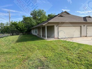 20635 Penney Ln in Harrah, OK - Building Photo - Building Photo