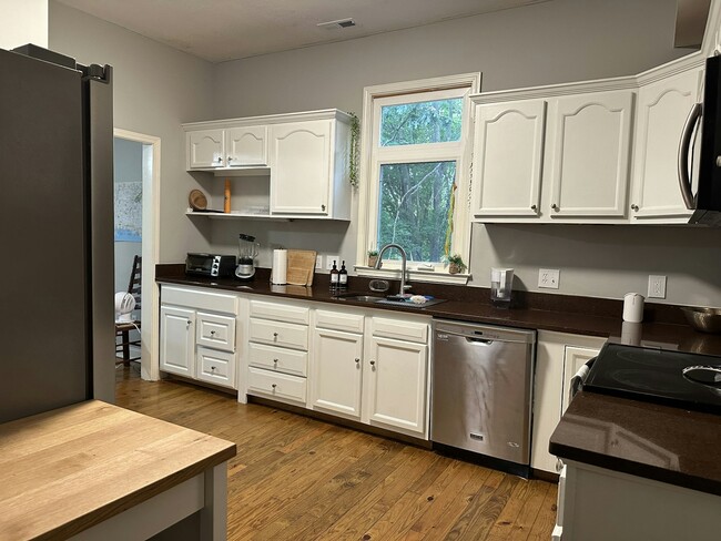 24 Jefferson Dr in Asheville, NC - Building Photo - Building Photo