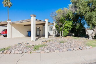 2724 S Azalea Dr in Tempe, AZ - Building Photo - Building Photo