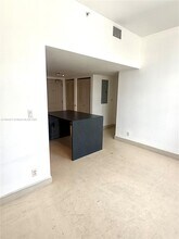 111 E Flagler St in Miami, FL - Building Photo - Building Photo
