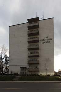 Sheridan Manor in Mississauga, ON - Building Photo - Building Photo