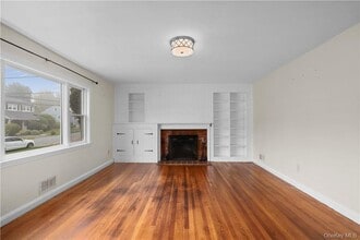 216 S Poe St in Hartsdale, NY - Building Photo - Building Photo