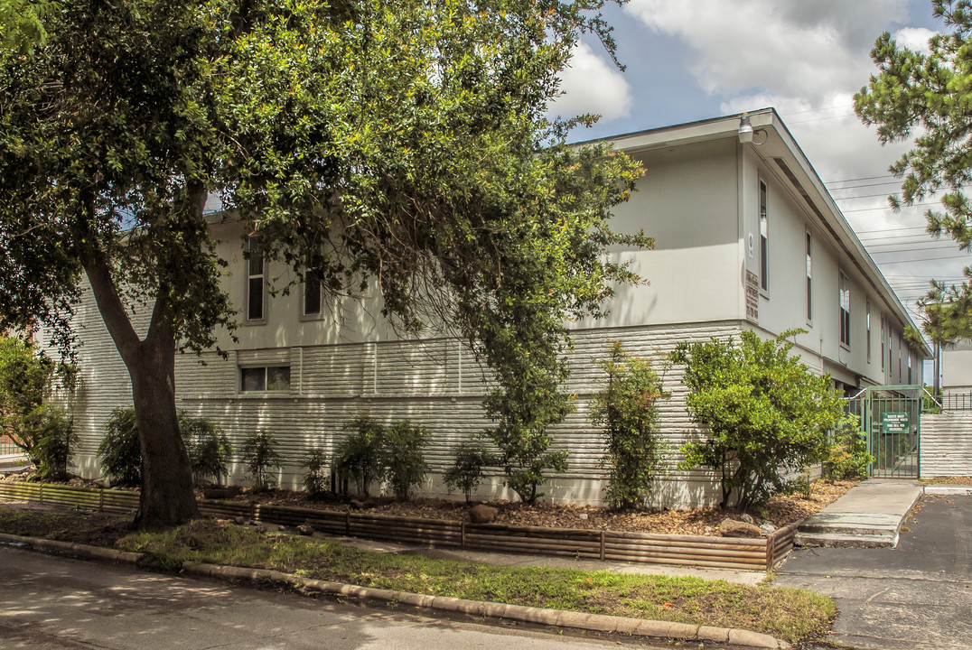 Willow Gardens Apartments in Houston, TX - Building Photo