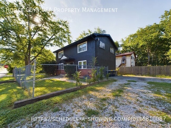 3611 E 69th St in Kansas City, MO - Building Photo - Building Photo