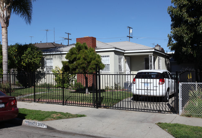 3047 E 60th Pl in Huntington Park, CA - Building Photo - Building Photo