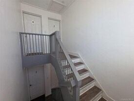 135 Fullerton Ave in Newburgh, NY - Building Photo