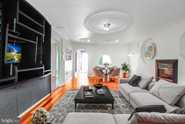 property at 9 Fillmore Pl