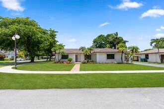 8355 SW 82nd Terrace in Miami, FL - Building Photo - Building Photo