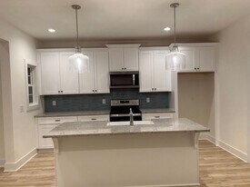 1098 Burrow Cir in Opelika, AL - Building Photo