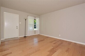 1408 Broadmoor Dr in Austin, TX - Building Photo - Building Photo