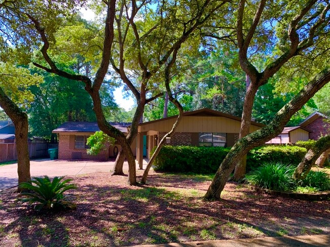 317 Somerset Dr in Fort Walton Beach, FL - Building Photo - Building Photo