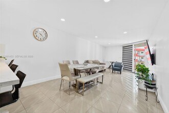 1750 W 46th St in Hialeah, FL - Building Photo - Building Photo