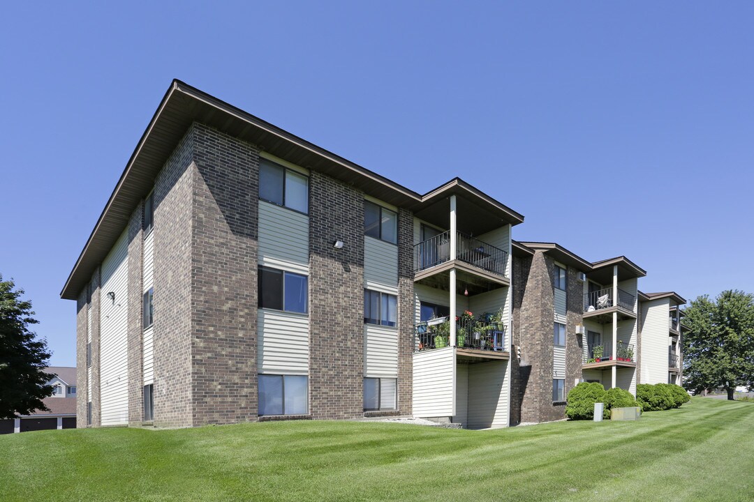 Isanti Court Apartments Photo
