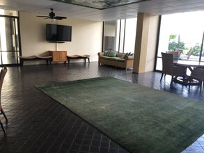 500 Lunalilo Home Rd in Honolulu, HI - Building Photo - Building Photo