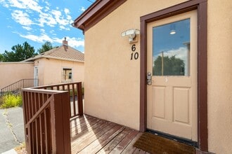 6 W Brookside St, Unit 10 in Colorado Springs, CO - Foto de edificio - Building Photo
