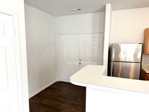 6098 Camden Forrest Dr in Riverdale, GA - Building Photo - Building Photo