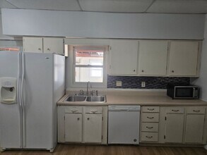 604 E Jefferson St in Winterset, IA - Building Photo - Building Photo