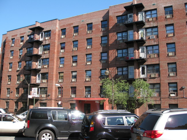 St. Marks in Brooklyn, NY - Foto de edificio - Building Photo