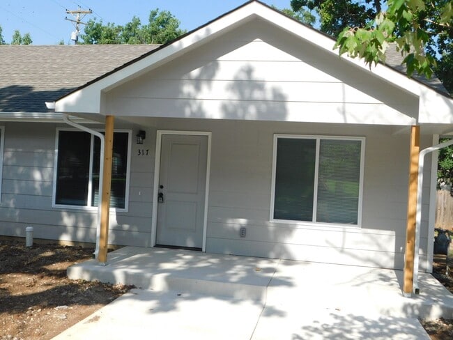 property at 317 S Taylor St