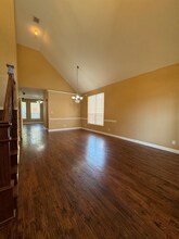 9101 Forest Hills Dr in Irving, TX - Foto de edificio - Building Photo