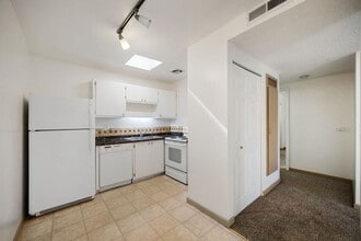 1061 Baywood Dr in Sparks, NV - Building Photo - Building Photo