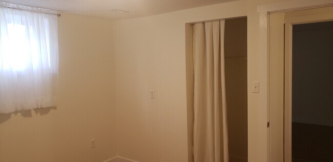 512 9A St NE in Calgary, AB - Building Photo - Building Photo