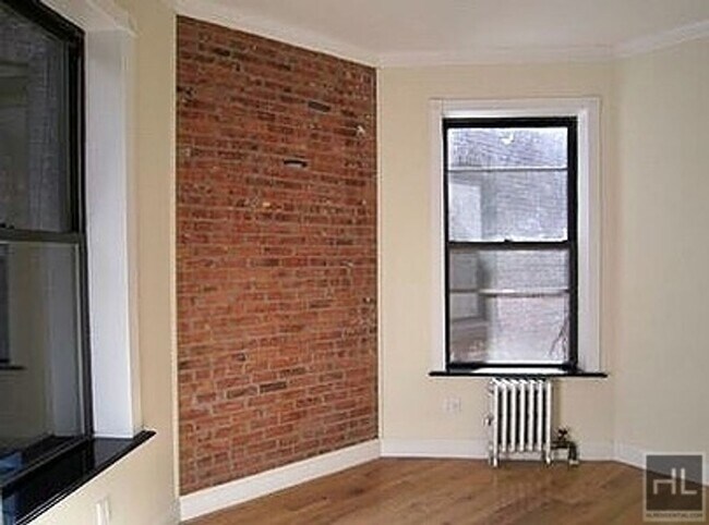 206 E 83rd St in New York, NY - Building Photo - Building Photo