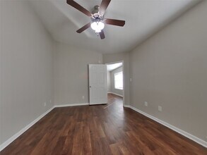 3155 Boynton Dr in Houston, TX - Foto de edificio - Building Photo