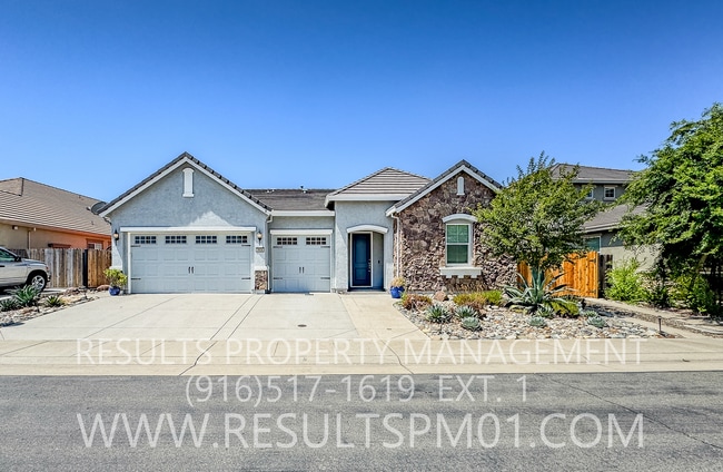 property at 2926 Fantail Ln