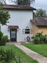 810-3 Continental Dr, Unit 3 in Brownsville, TX - Building Photo