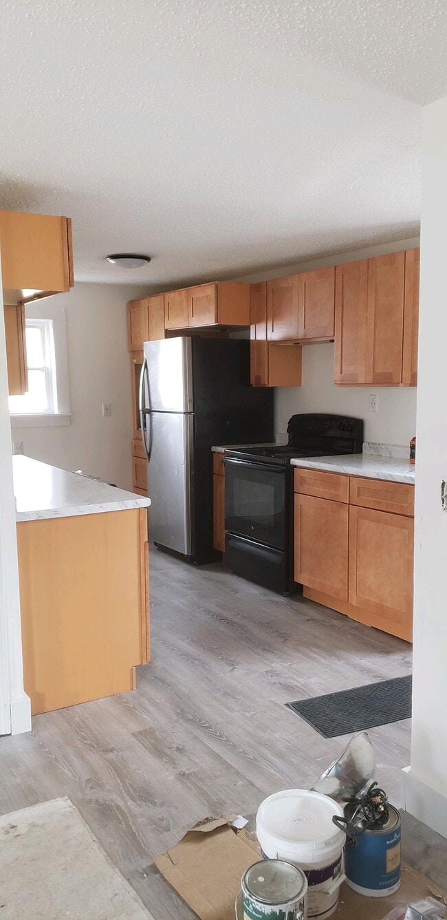 10 Palmer St Rentals in Claremont, NH