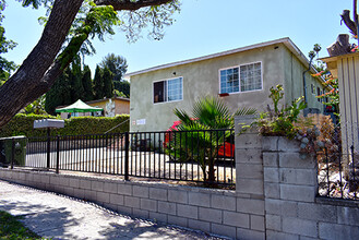 4938 Gambier St in Los Angeles, CA - Building Photo - Building Photo