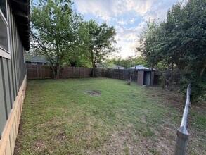 909 Hackberry St in Blanco, TX - Building Photo - Building Photo