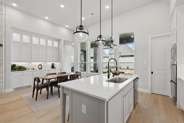 property at 1808 Wren St