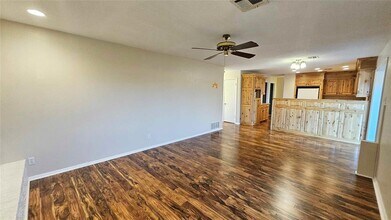 1008 W Silver Meadow Dr in Midwest City, OK - Building Photo - Building Photo