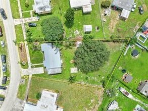 15710 NW 19th Ave in Miami Gardens, FL - Building Photo - Building Photo