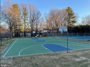 9620 Hillock Ct in Burke, VA - Building Photo - Building Photo