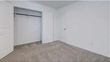 635 Whoopers Lp in Uhland, TX - Building Photo - Building Photo