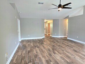 5547 Maggie Rose Cir in Milton, FL - Building Photo - Building Photo