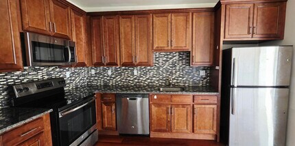 5817 Jefferson St in West New York, NJ - Building Photo - Building Photo