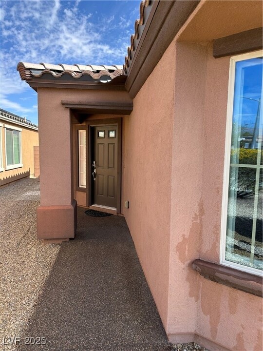 5828 Montina Vines St in North Las Vegas, NV - Building Photo