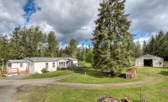 613 354th St E in Roy, WA - Building Photo