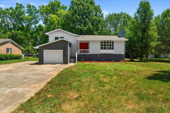 property at 1844 Brier Ln