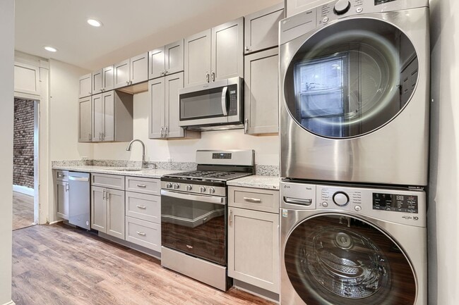 2417 Maryland Ave in Baltimore, MD - Building Photo - Building Photo